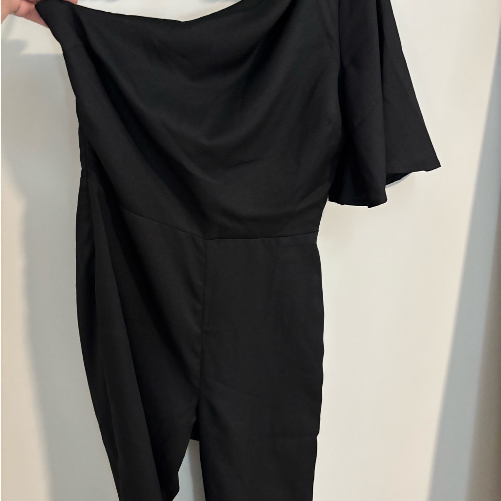 NEW 4SIENNA 🔥❤️ Elegant Black One-Shoulder Jumpsuit